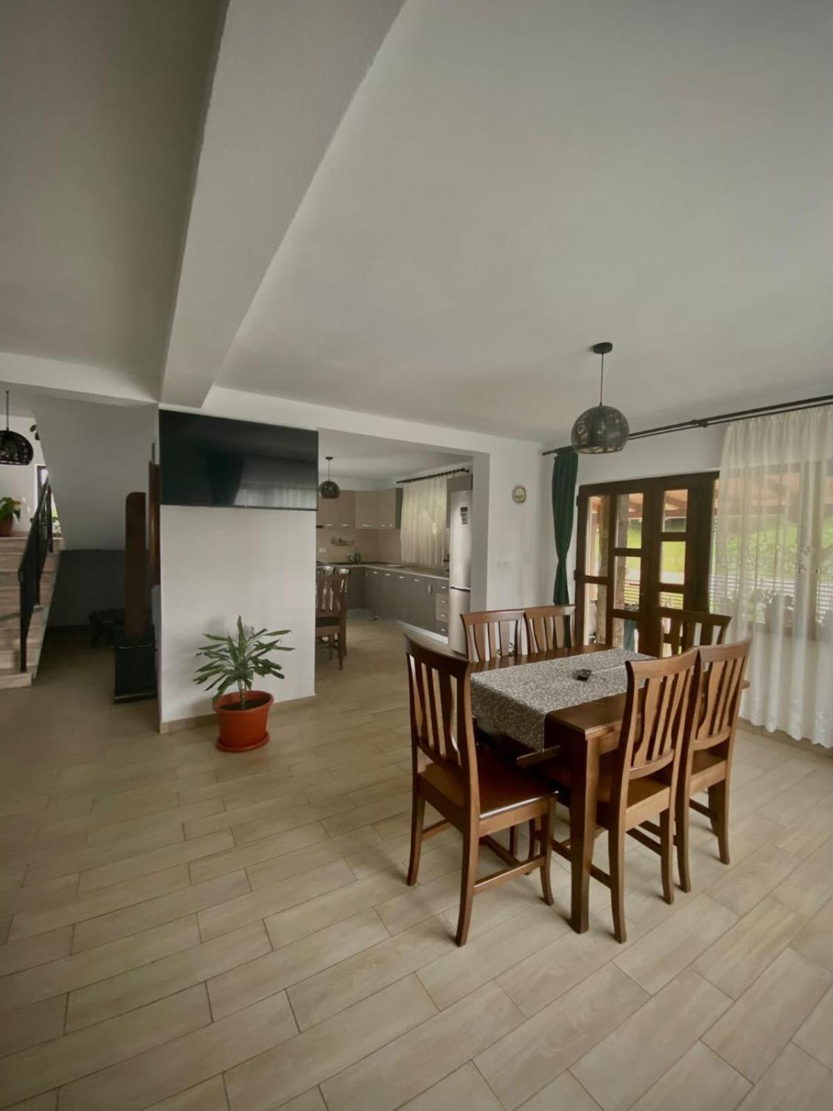 Готель Casa Alex Куртя-де-Арджеш Екстер'єр фото