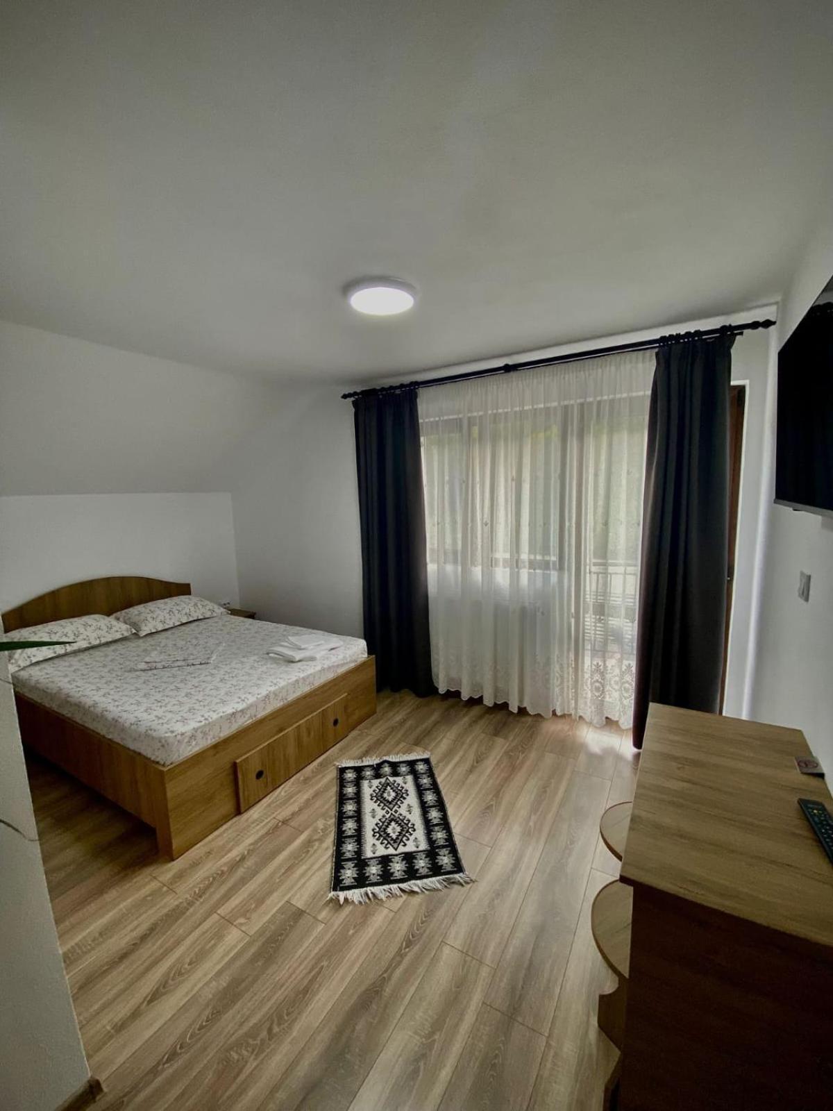 Готель Casa Alex Куртя-де-Арджеш Екстер'єр фото