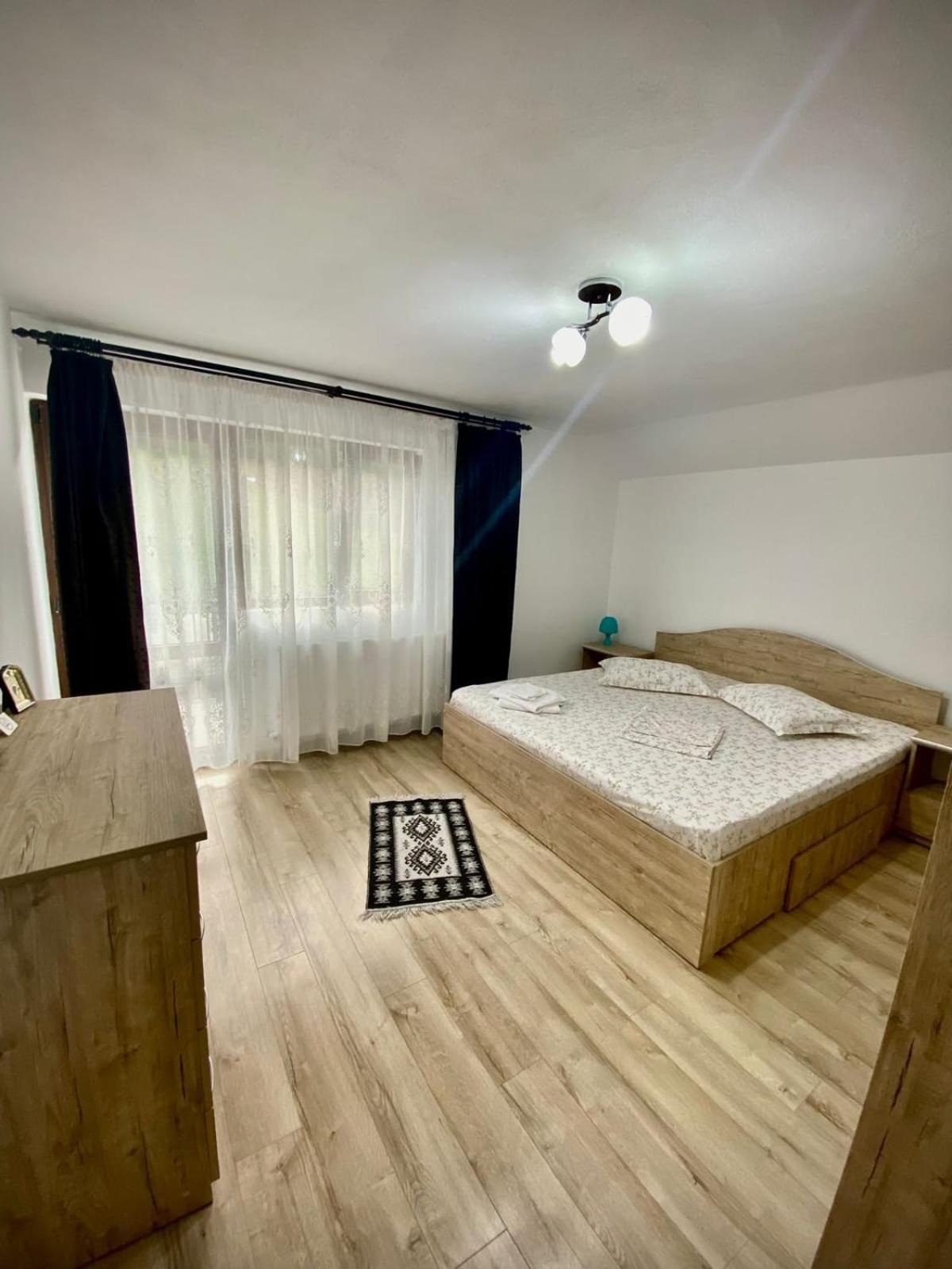 Готель Casa Alex Куртя-де-Арджеш Екстер'єр фото